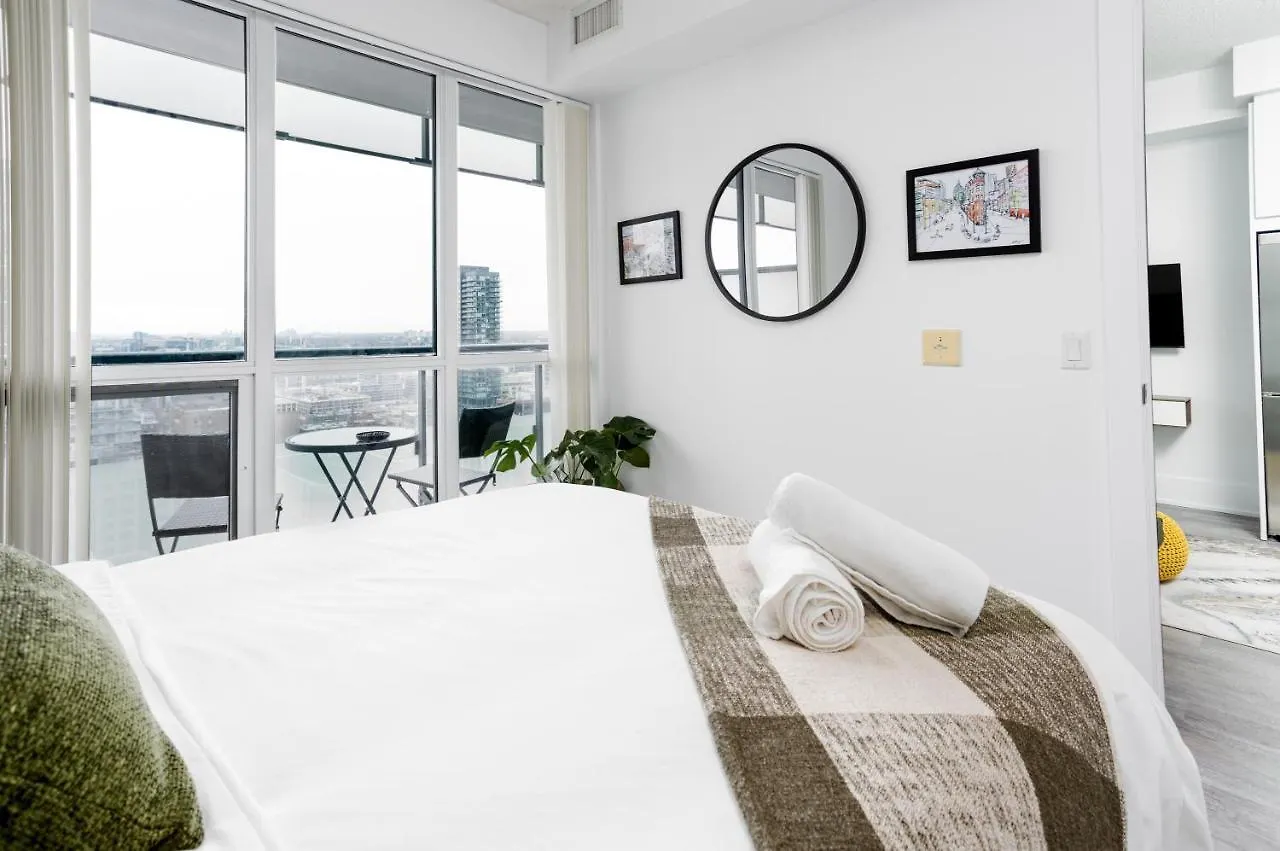 Stylish Suite At 300 Front Street W Toronto Canada