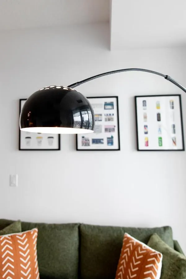 Stylish Suite At 300 Front Street W Toronto 0*,