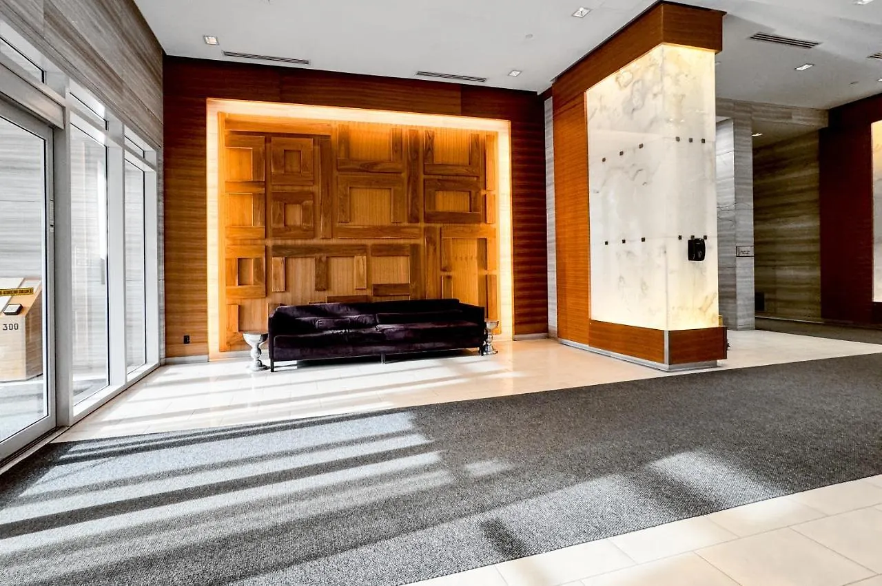 Stylish Suite At 300 Front Street W Toronto